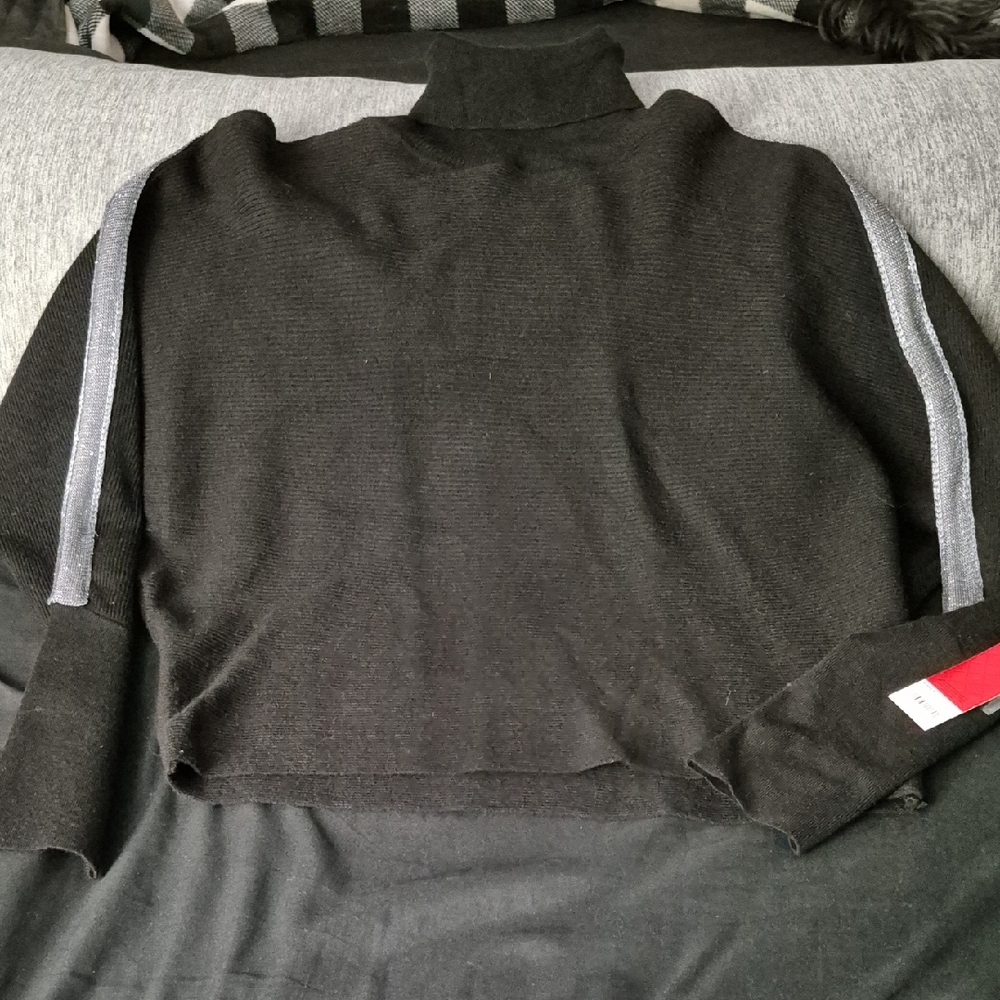 Jennifer Lopez Black and Gray Turtleneck Sweater